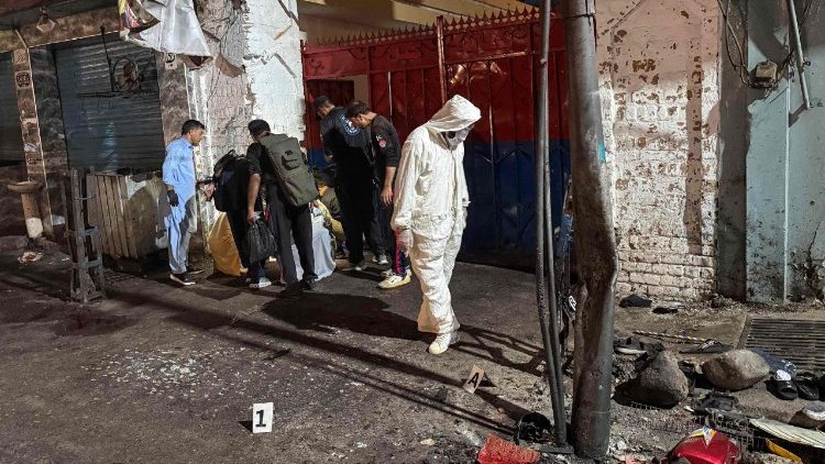  Controles realizados tras el atentado suicida en Pakist&aacute;n 