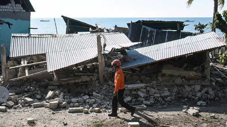 La devastazione in Indonesia provocata dal terremoto