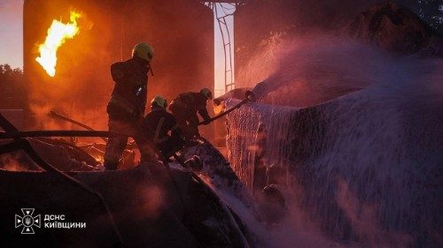 Ucraina, il Papa: fermare la distruzione, i negoziati aprano alla diplomazia