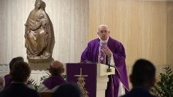 Papa Francisco durante a missa celebrada, esta manhã, na Casa Santa Marta