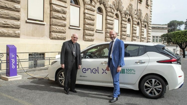 Jedna z dobíjecích stanic elektromobilů ve Vatikánu