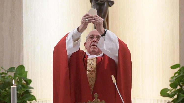 Papież: biskup musi być blisko ludu, by nie popaść w ideologie