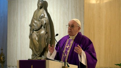 Папа благодарит тех, кто беспокоится о нуждающихся