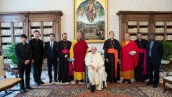 Em 28 de maio de 2022, o Papa recebeu no Vaticano delegação de autoridades budistas da Mongólia. Também presente o prefeito apostólico.