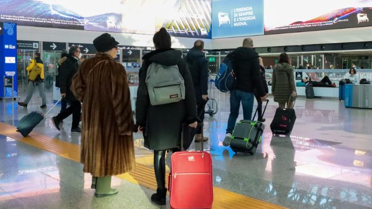 Natale: 1,7 milioni passeggeri in aeroporti Fiumicino e Ciampino