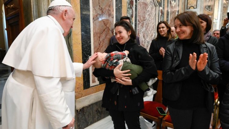 Despre stilul lui Dumnezeu într-o antologie cu discursuri și scrieri ale Papei Francisc (fotografie din arhivă)