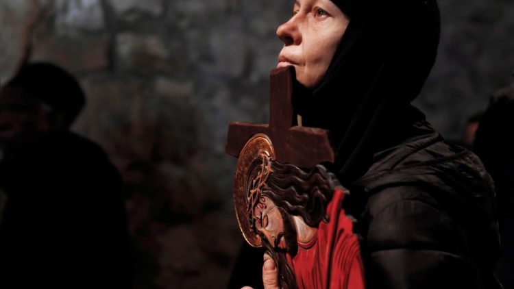 Orthodoxe Karfreitagsprozession in Jerusalem