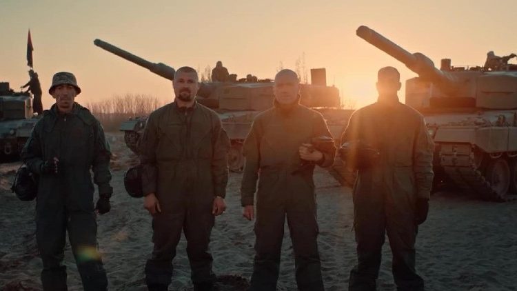 Militari e armi al fronte