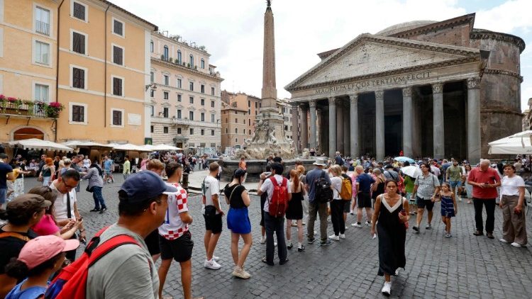 Lange Schlangen vor dem Pantheon