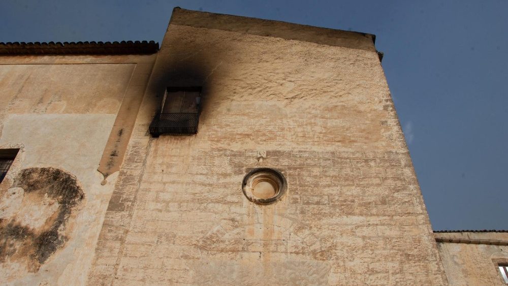 O convento de Santa Maria di Gesù também foi atingido pelos incêndios, Palermo, 25 de julho de 2023. ANSA / FRANCESCO MILITELLO MYRTO
