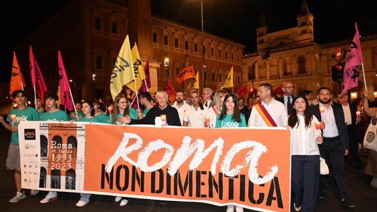 Przemarsz w 30 rocznicę zamachów