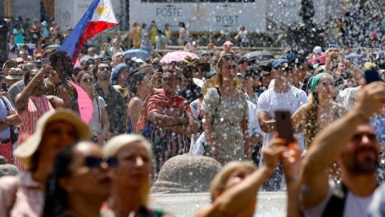 Паломники на площади Святого Петра