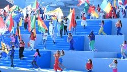 37 वें विश्व युवा दिवस के  प्रतिभागियों द्वारा सन्त पापा फ्राँसिस का स्वागत, 03.08.2023 