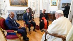 KAICIID के प्रतिनिधि मंडल से मुलाकात करते संत पापा फ्रांँसिस