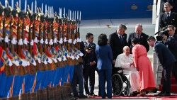 सन्त पापा फ्राँसिस पहुँचे मंगोलिया