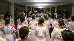 यूक्रेन के बच्चे स्कूल में