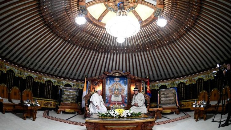 मंगोलिया में ऊलानबतार के राज्यमहल में औपचारिक मुलाकात, 02.09.2023