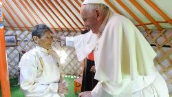 Papa Francesco in Mongolia, incontro con i Vescovi e i Sacerdoti