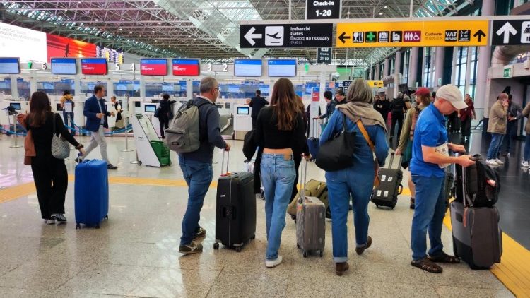 Fondazione Migrantes: ripreso il flusso degli italiano che emigrano