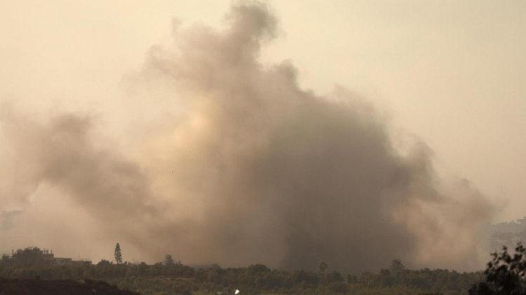 गाजा शहर में बमबारी जारी है