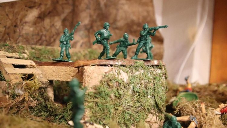 Война на земле Иисуса в рождественском вертепе из Терни (Италия)