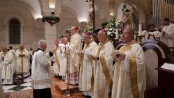 Đức Hồng y Pierbattista Pizzaballa và các Giám mục tại Thánh Địa