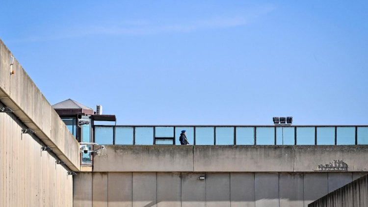   Hivi ndivyo matumaini ya Jubilei yanavyokuwa thabiti:kfunguliwa wafungwa,kubadilishwa adhabu na kuondoa adhabu ya kifo.