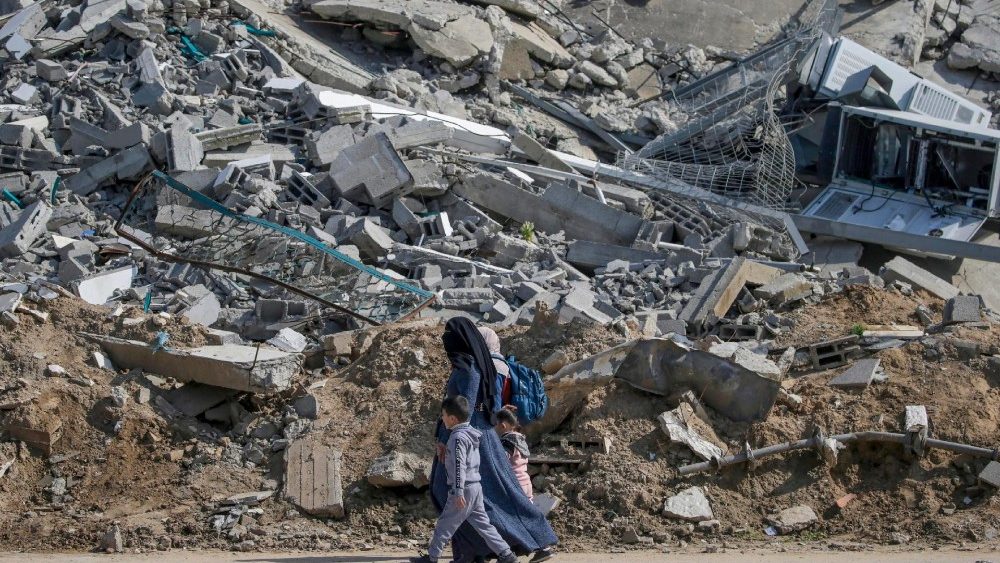 Destruição no campo de refugiados de Al Nuseirat após os ataques militares israelenses (Ansa)