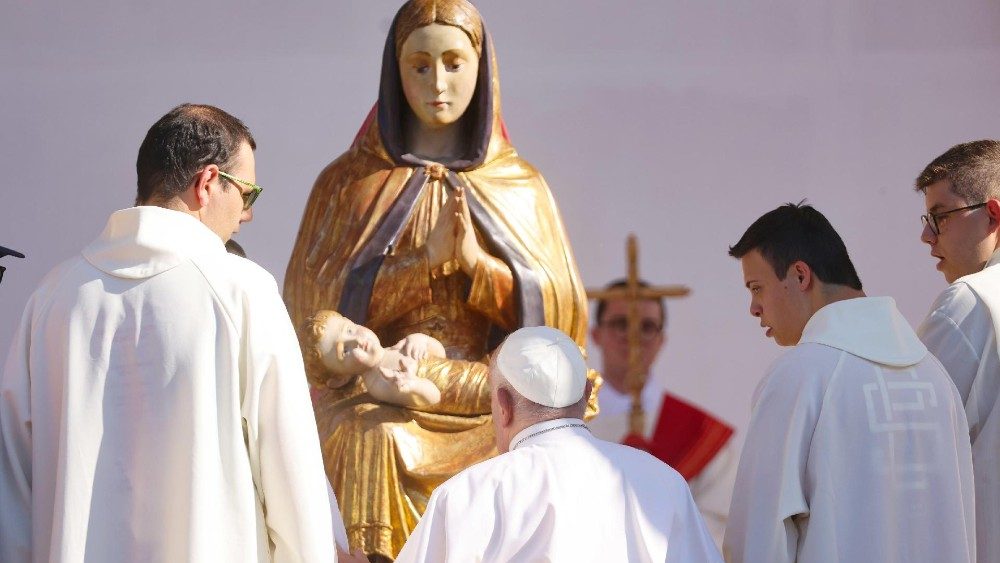 Святая Імша на стадыёне Бэнтэгодзі (Bentegodi) ў Вероне