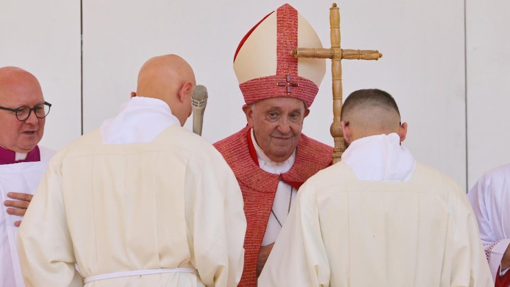 Святая Імша на стадыёне Бэнтэгодзі (Bentegodi) ў Вероне