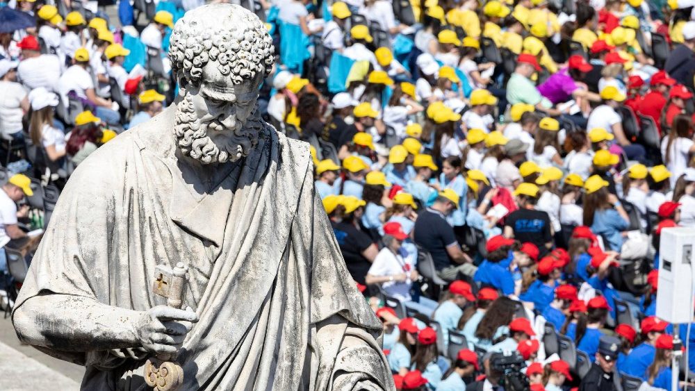 Il Papa ai bambini, 'oggi preghiamo per la pace'