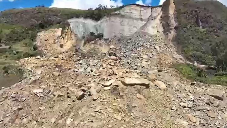 Maporomoko makali huko Papua New Guinea