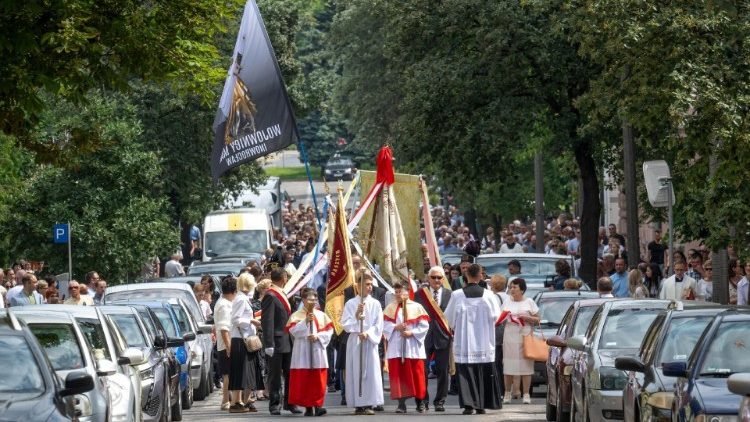 Maandamano ya Ekaristi Takatifu ni ushuhuda wa imani kwa Yesu wa Ekaristi