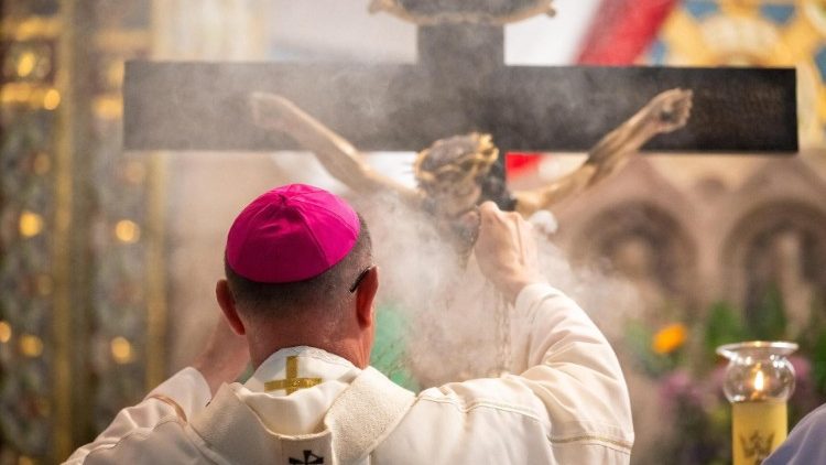 Ekaristi Takatifu ni chanzo na kilele cha maisha na utume wa Kanisa