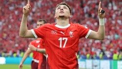 Bei der UEFA EURO 2024 schoss der Schweizer Ruben Vargas das Tor zum 2:0 gegen Italien - und widmete es seinem verstorbenen Vater und Jesus Christus