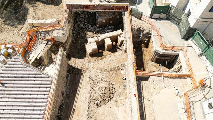 Ausgrabung auf der Piazza Pia