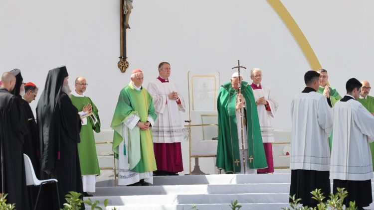 त्रिएस्ते में रविवार को पवित्र मिस्सा समारोह में संत पापा फ्राँसिस