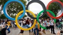 Siku ya Kimataifa ya Michezo kwa Ajili ya Maendeleo na Amani: “International Day of Sport for Development and Peace; IDSDP” inaadhimishwa na Jumuiya ya Kimataifa kila mwaka ifikapo tarehe 6 Aprili.
