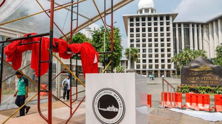 इन्डोनेशिया में संत पापा के स्वागत की तैयारियाँ