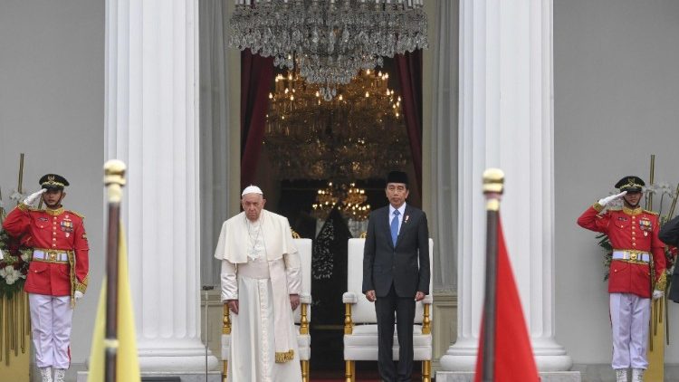 Папа Франциск на встрече с властями Индонезии (4 сентября 2024 г.)