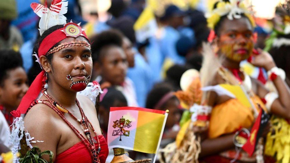 Падчас Імшы на Стадыёне сэра Джона Гайза ў Порт-Морсбі