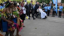 पापुआ न्यू गिनी में सड़क पर जीवन यापन करनेवाले बच्चों के संग, 07.09.2024