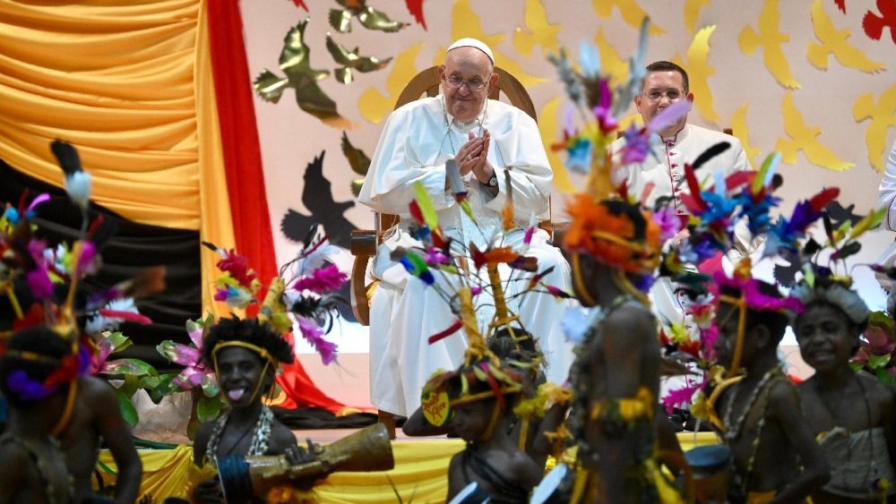 Pope Francis visits Papua New Guinea
