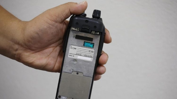 Pager und Walkie-Talkies, wie das Modell im Bild, wurden im Libanon zur Explosion gebracht 