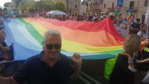 En Asís tres mil personas marcharon por la paz