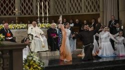 ++ Il Papa, per la pace servono onorevoli compromessi ++