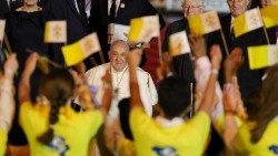 El Santo Padre llega a Bélgica, en la segunda etapa de su viaje al centro de Europa.