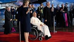 बेल्जियम में सम्राट फिलिप एवं महारानी मथिलदे द्वारा सन्तत पापा फ्राँसिस का स्वागत 