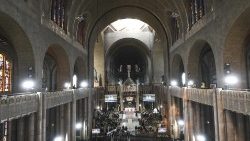 ++ Il Papa, dobbiamo adeguarci a un cristianesimo di minoranza ++