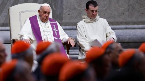 Papež František při vigilii synody: Prosíme tu o Boží odpuštění